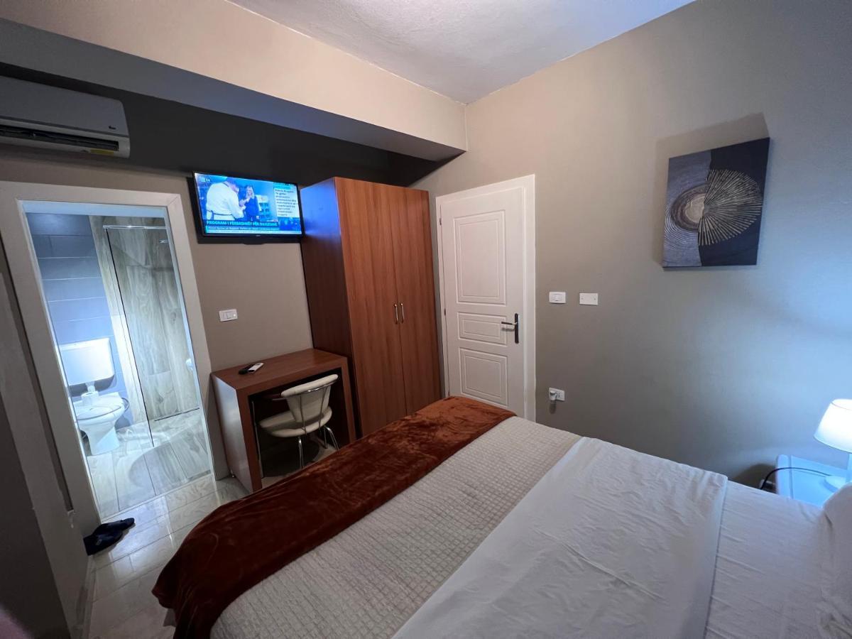 Bobi Hotel Shkodër Екстериор снимка