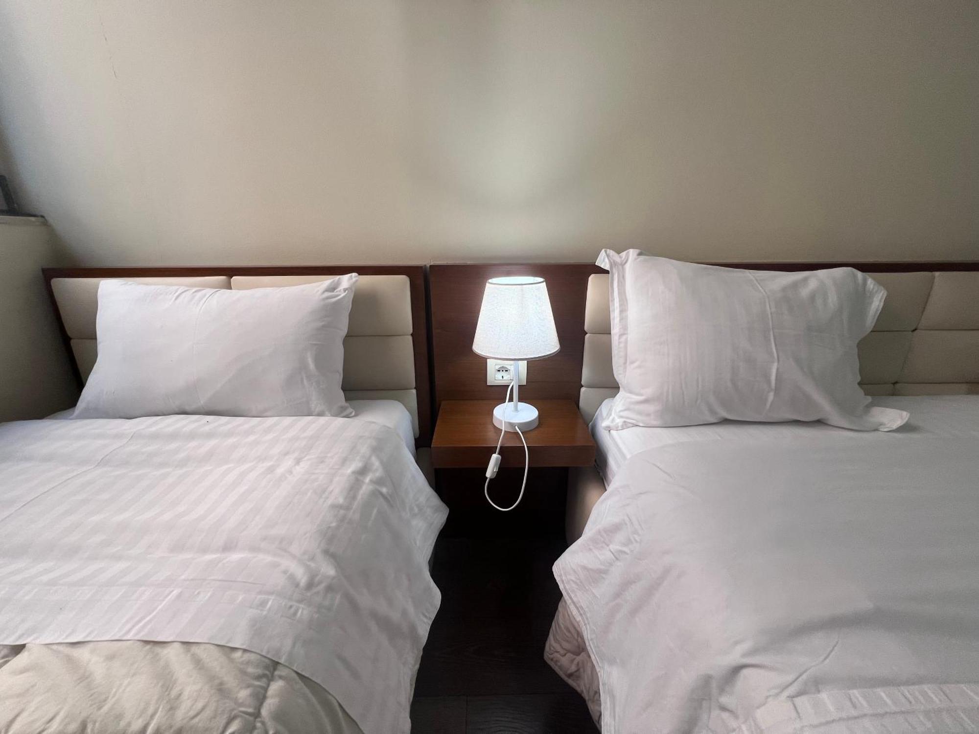 Bobi Hotel Shkodër Екстериор снимка