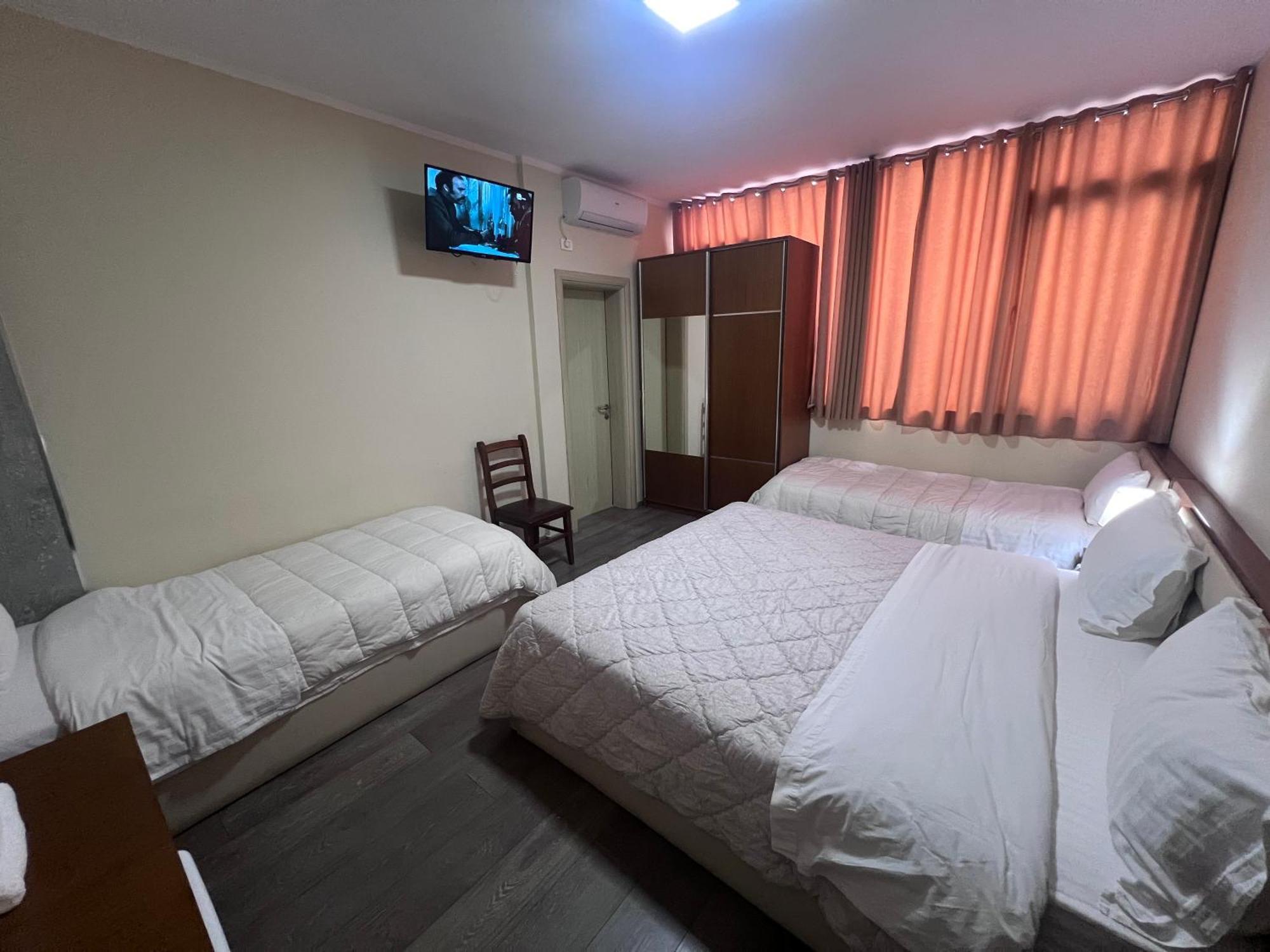 Bobi Hotel Shkodër Екстериор снимка