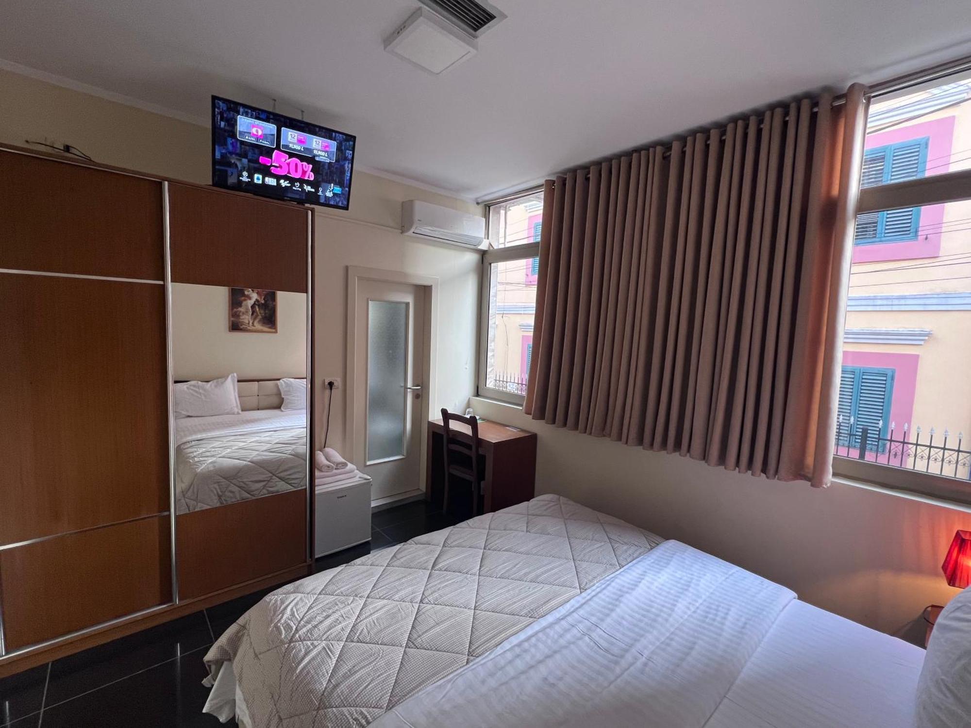 Bobi Hotel Shkodër Екстериор снимка