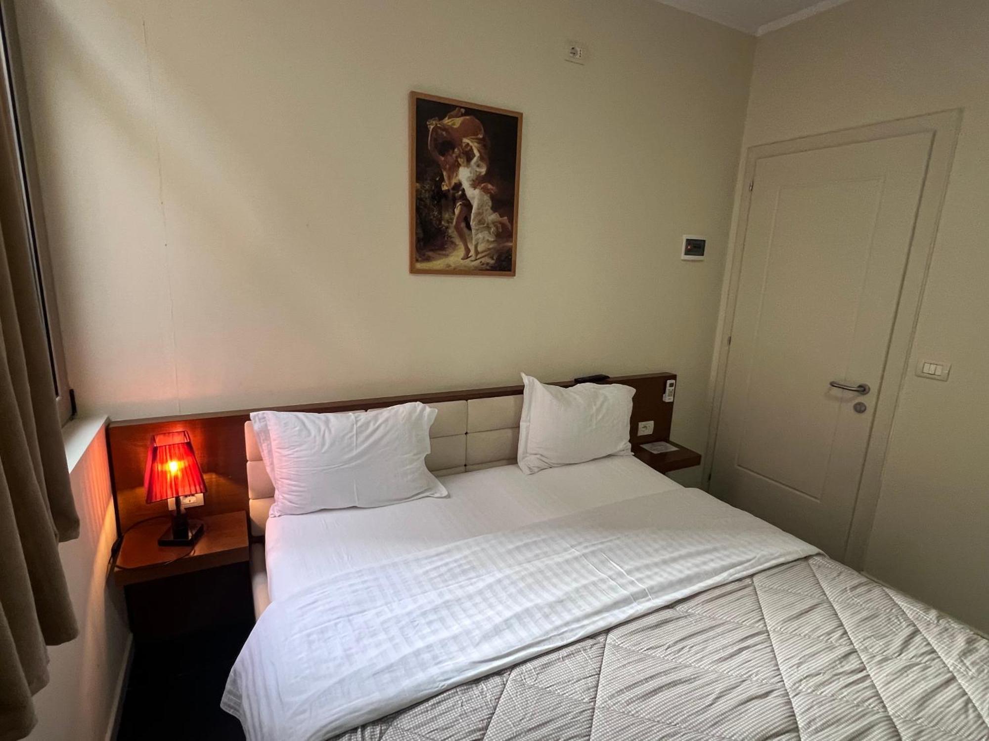 Bobi Hotel Shkodër Екстериор снимка