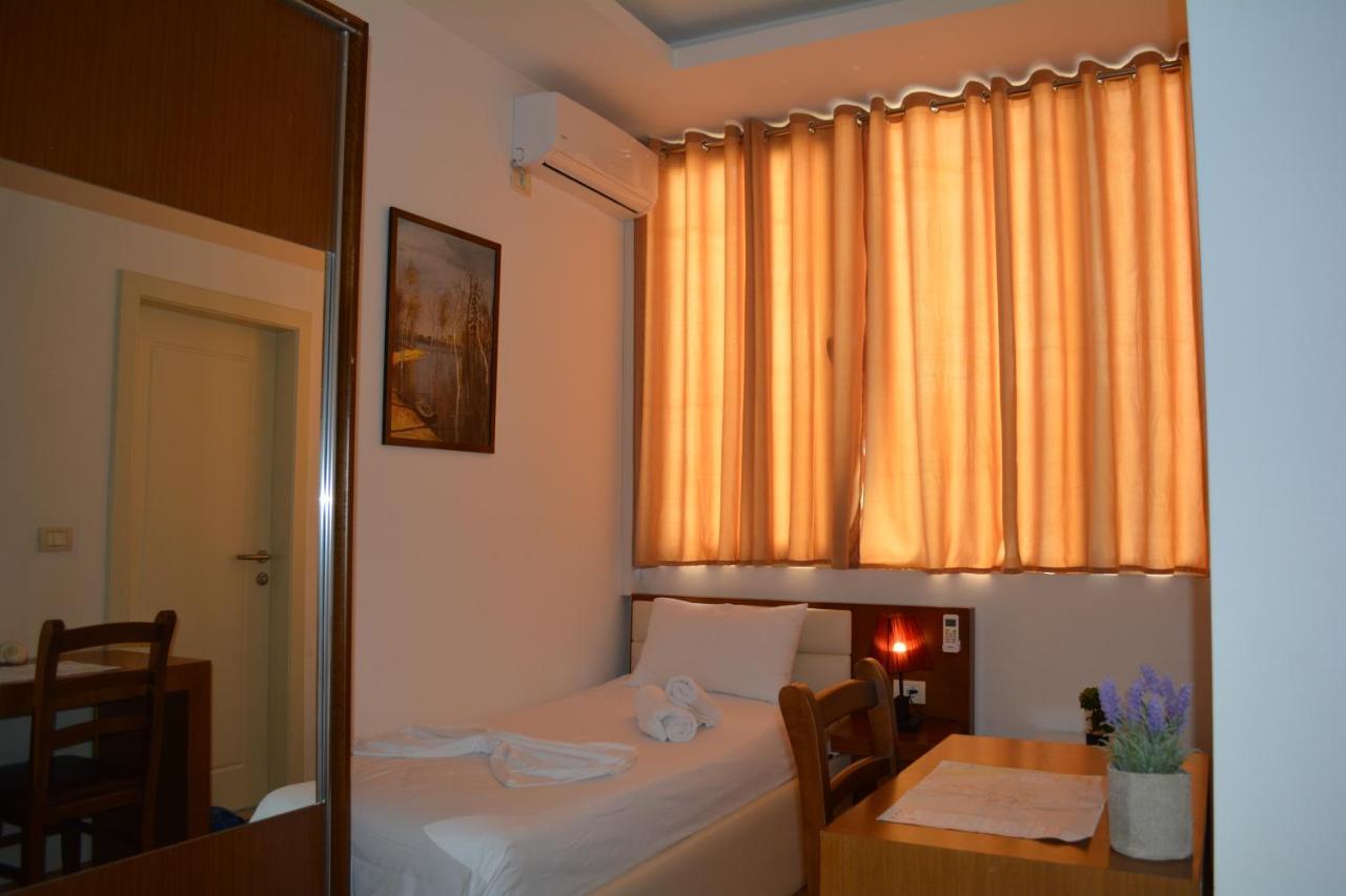 Bobi Hotel Shkodër Екстериор снимка